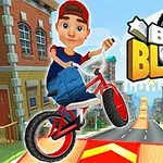 Chlapec v šiltovke jazdí na bicykli cez rampu v mestskom prostredí s farebnými budovami