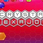 Farebné hexagóny na červenom pozadí s bielymi obrysmi, tvorené nápisom CRYSTAL HEXAJONG