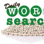 Nápis Daily Word Search so zväčšovacím sklom nad hromadou kociek s písmenami