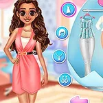 Mladá žena v ružových šatách stojí vedľa výberu troch módnych outfitov na vešiakoch