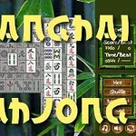 Kombinácia mahjong dlaždíc s bambusovým pozadím a textom Shanghai Mahjong v popredí