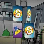 Hra so štyrmi kartami pred animovanou budovou s modernými oknami a zatvorenou bránou
