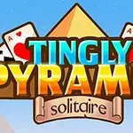 Logo so zlatistým písmom „Tingly Pyramid Solitaire“ na pozadí s pyramídou a kartami eso